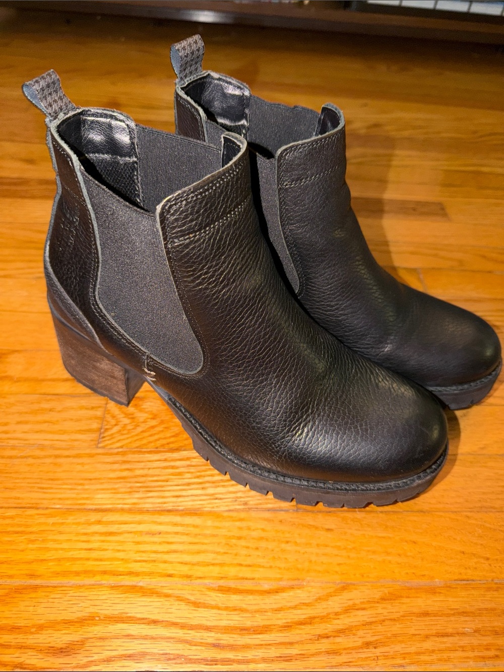 Bullboxer booties size 8